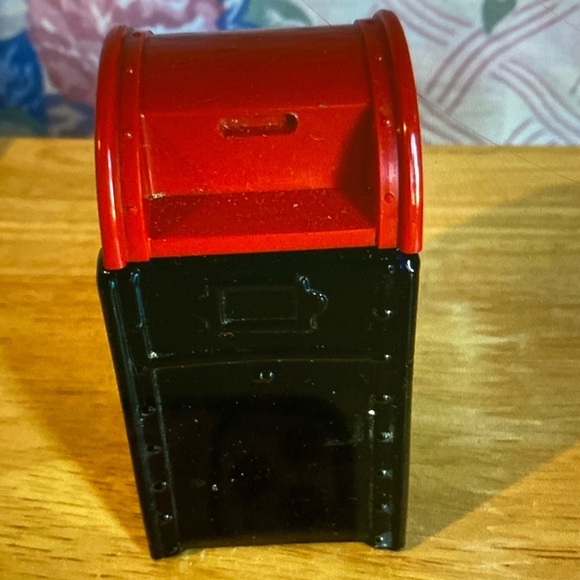 Vintage Avon Mailbox - Picture 1 of 4